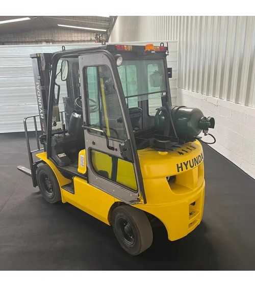 Chariot élévateur gaz 2500kg triplex 4700mm à vendre chez Dynaloc